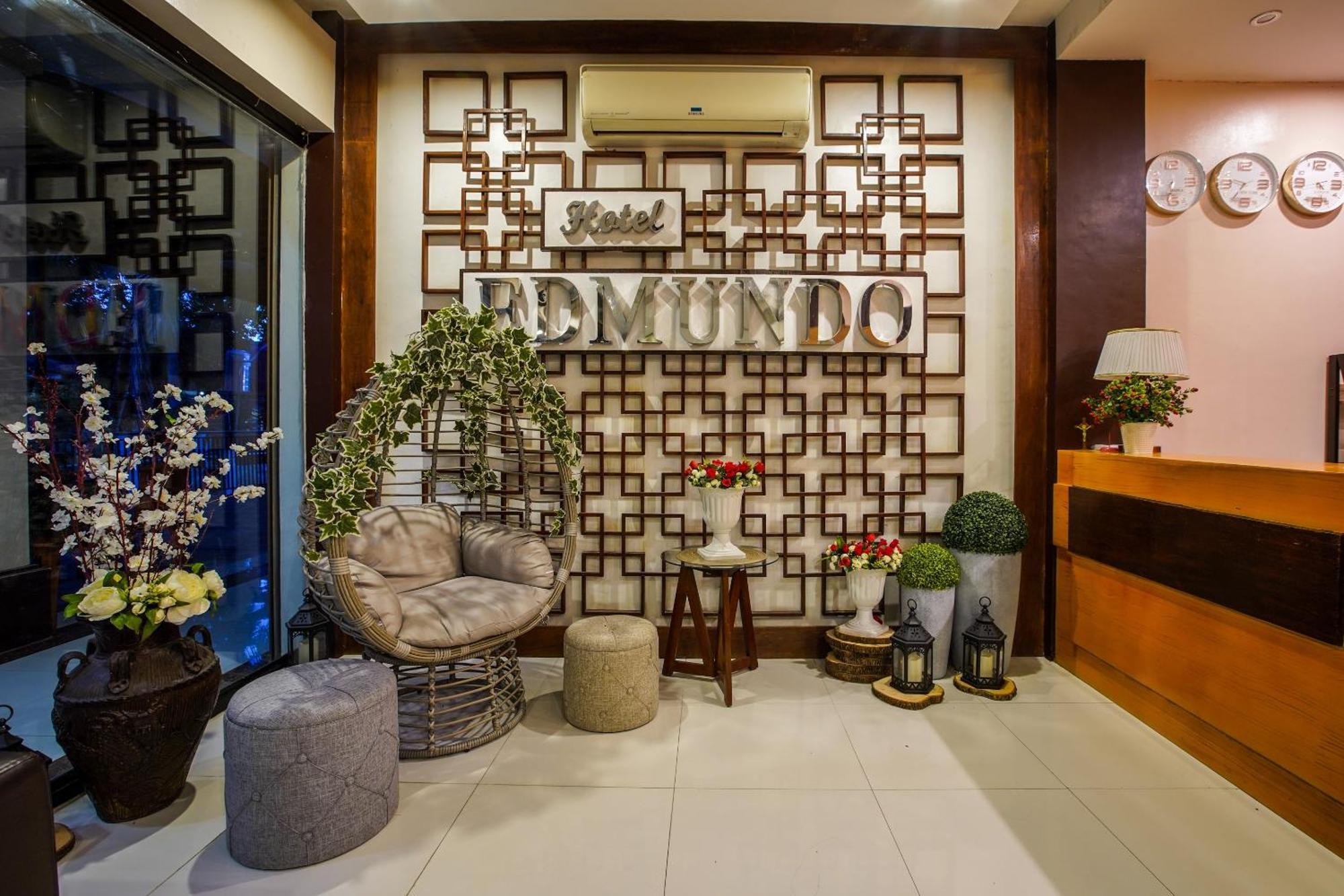 Oyo 236 Hotel Edmundo Pototan Экстерьер фото