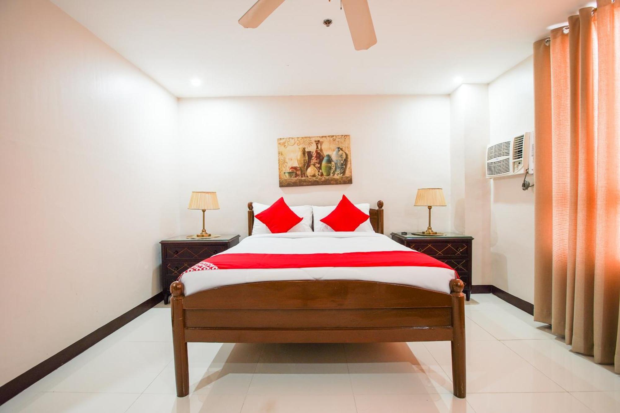 Oyo 236 Hotel Edmundo Pototan Экстерьер фото