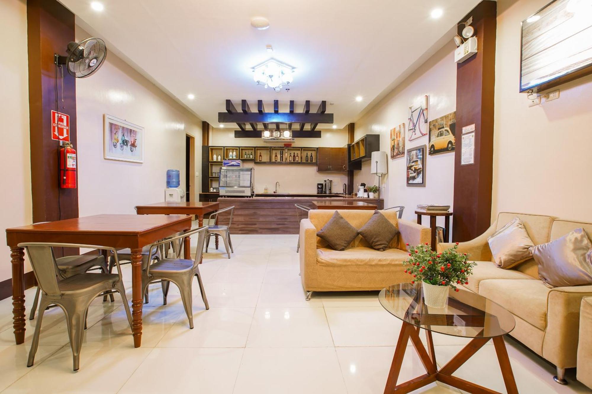 Oyo 236 Hotel Edmundo Pototan Экстерьер фото